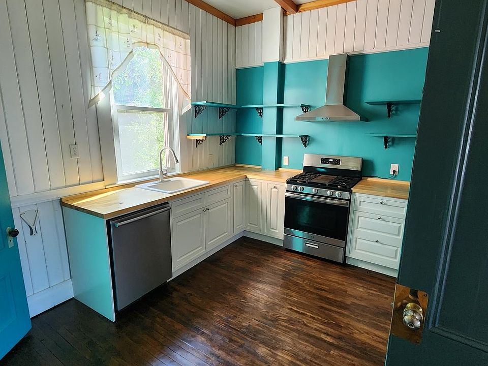 1st image of 11 College Ave #111