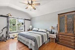3rd image of 1080 Castleshire Dr #1080