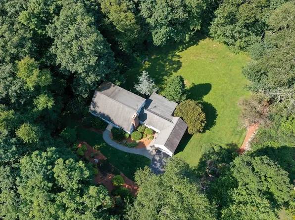 16 Howe Rd, Spencer, MA 01562