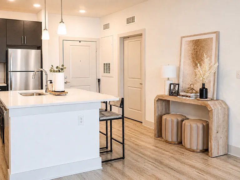 Azalea Bay Apartments — Photo 36