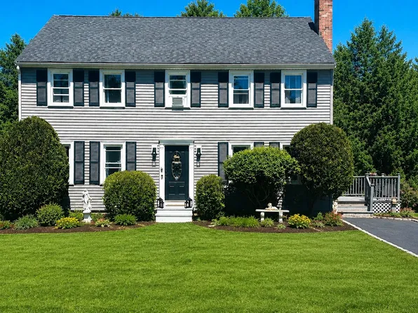 219 Fernwood Dr, Gardner, MA 01440