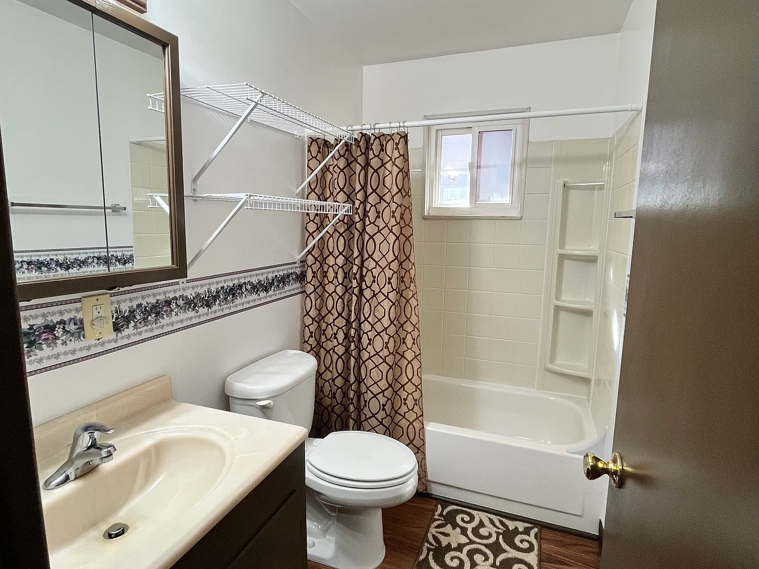 3 bed, 1158 sqft, $1,100 — Photo 3