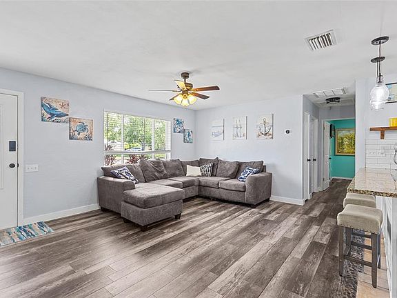 4th image of 11916 85TH TERRACE