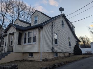 14 Shakespeare Rd #B, Waltham, MA 02453