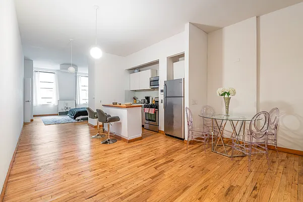 Rented by Highline Residential | media 43