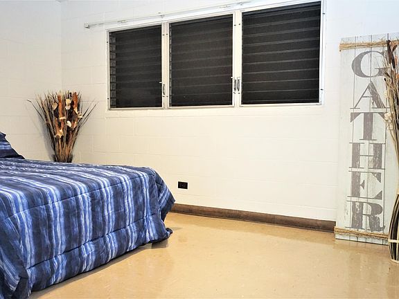 NOTE: Furniture and accessories in photos are for staging only.