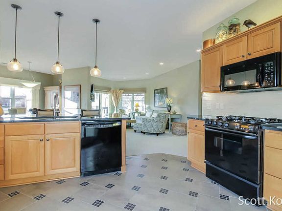 4th image of 5363 Prairie Home Dr SE #1