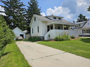 402 S Stewart Ave, Fremont, MI 49412