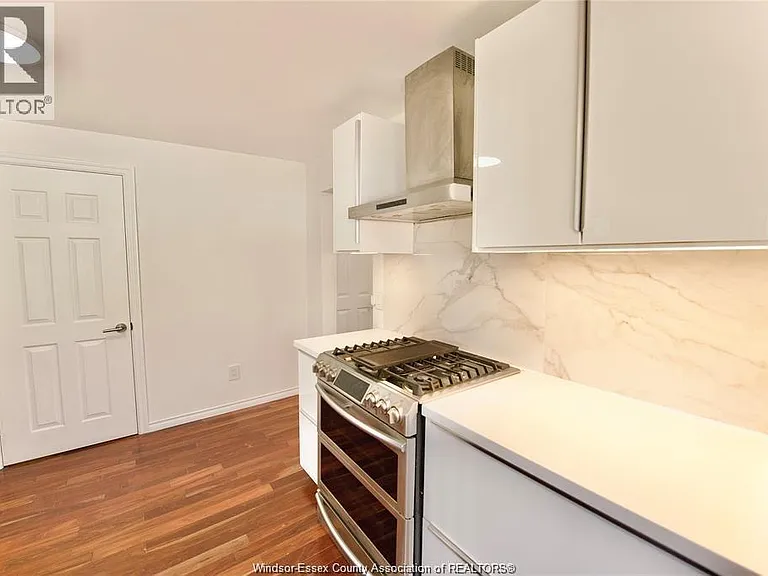 1636 Cadillac St — Photo 11
