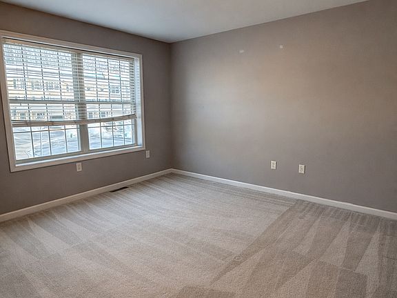 2nd image of 527 Indian Rock Cir