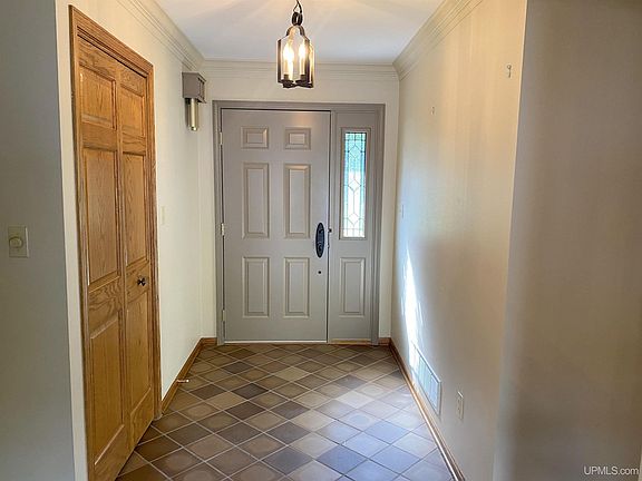 3rd image of 1210 E Lakeshore Dr