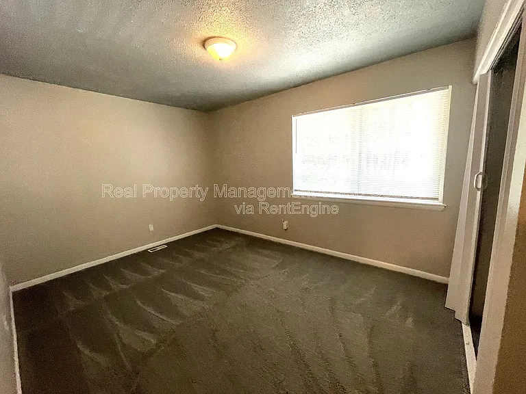 4702 Walden Pond Dr #D — Photo 18
