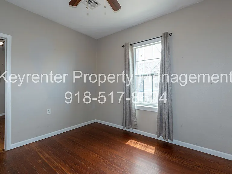 1607 N Lewis Pl — Photo 9