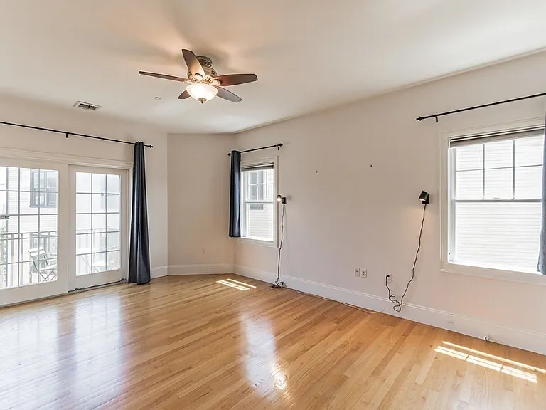 29 Vinton St #7 — Photo 17