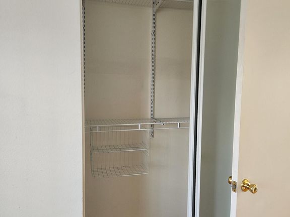 4th image of 1741 Fairridge Cir