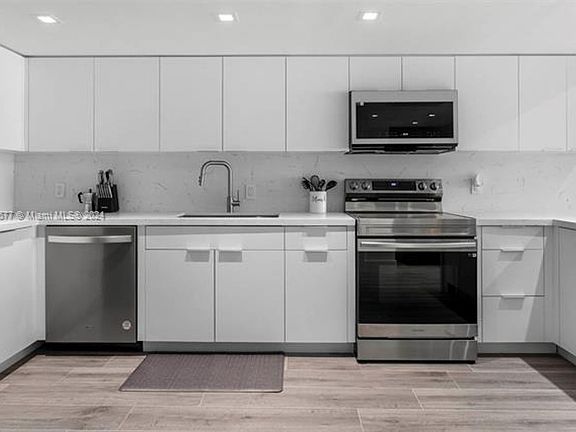 5th image of 5401 Collins Ave #Cu-349