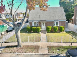 25103 139th Ave, Rosedale, NY 11422