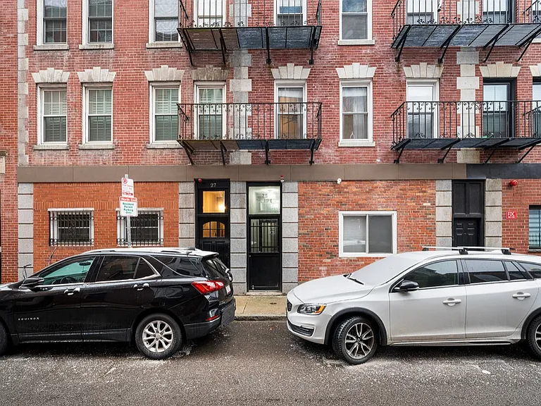 25 Clark St #3 — Photo 11