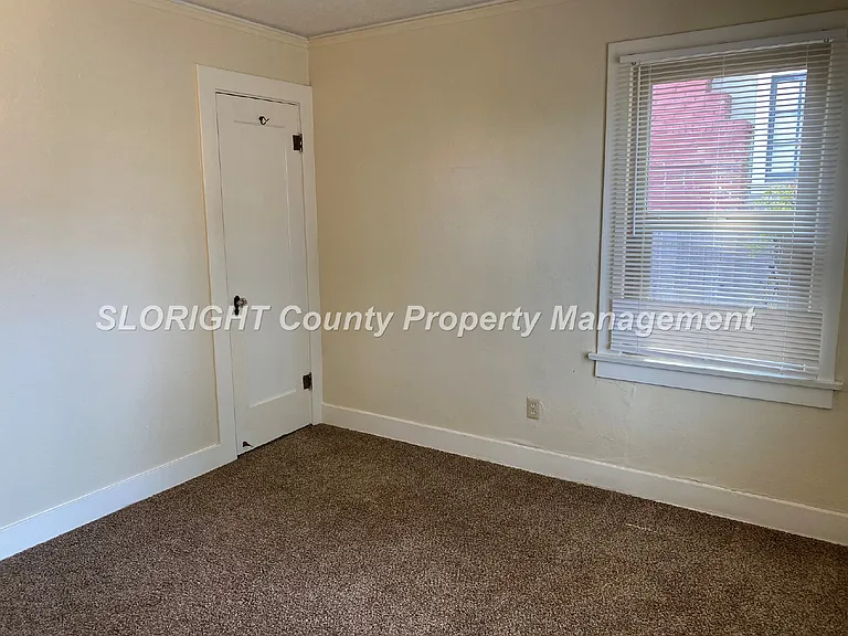 726 Johnson Ave — Photo 12