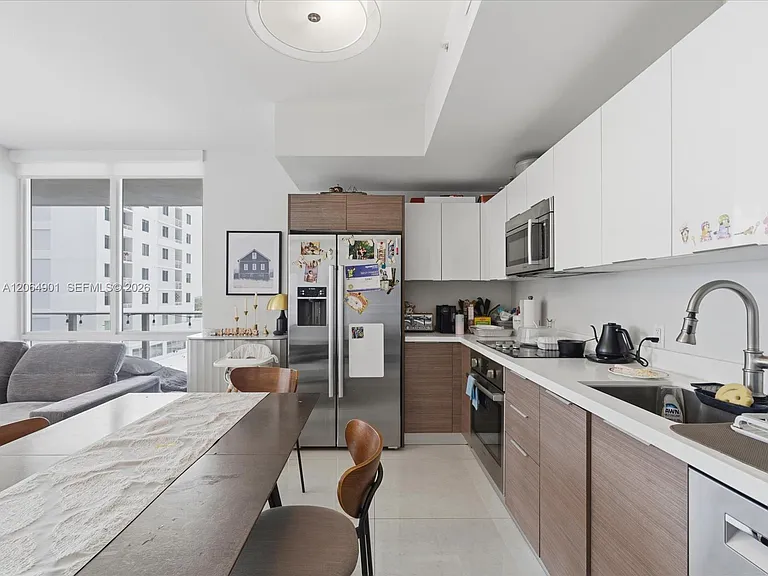 1010 SW 2nd Ave #1009 — Photo 3