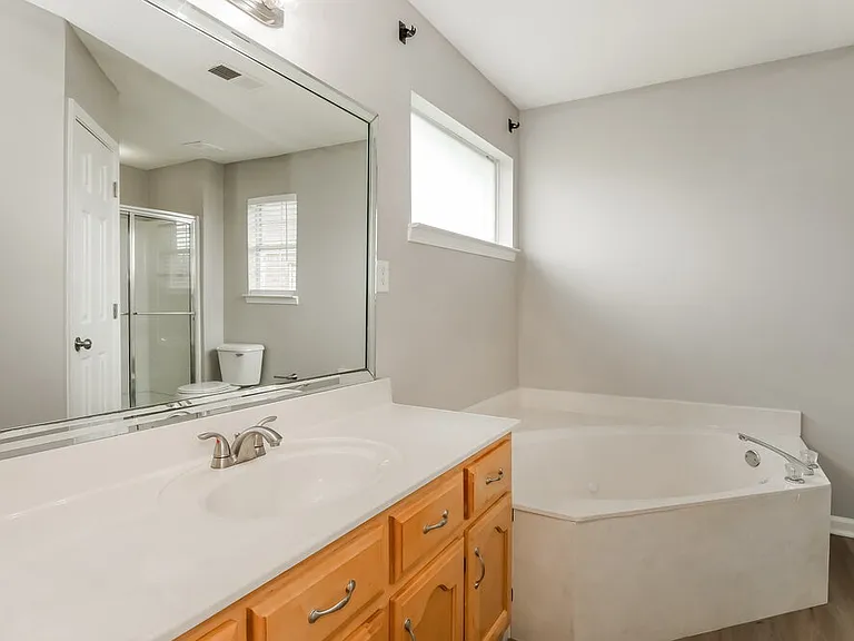 1332 Custer Dr E — Photo 10