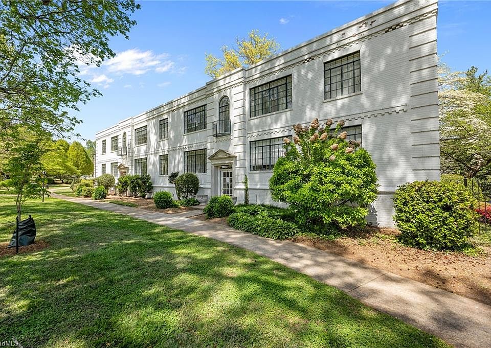 1st image of 1700 N Elm Street D3 #D3
