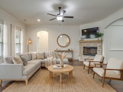 200 Hawks Ridge Trl, Burleson, TX, 76028