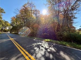 Huckleberry St NW, North Canton, OH 44720