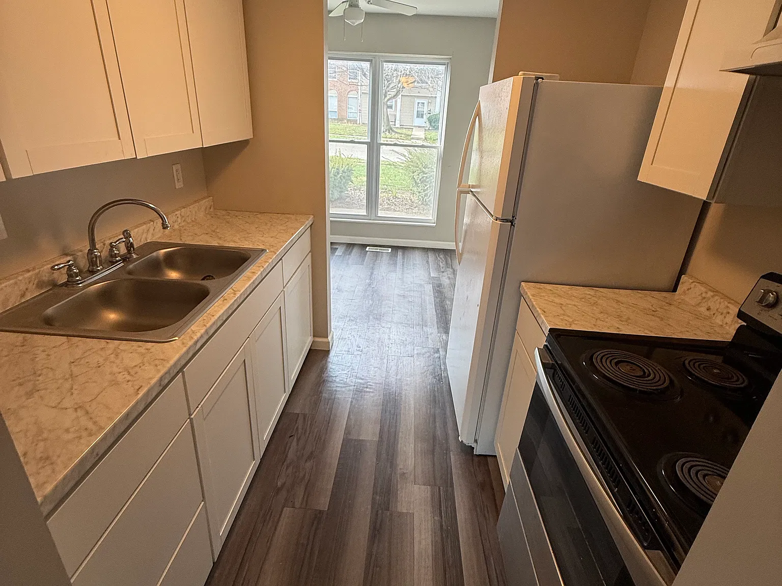 2 bed, 1.5 bath, $1,100 — Photo 1
