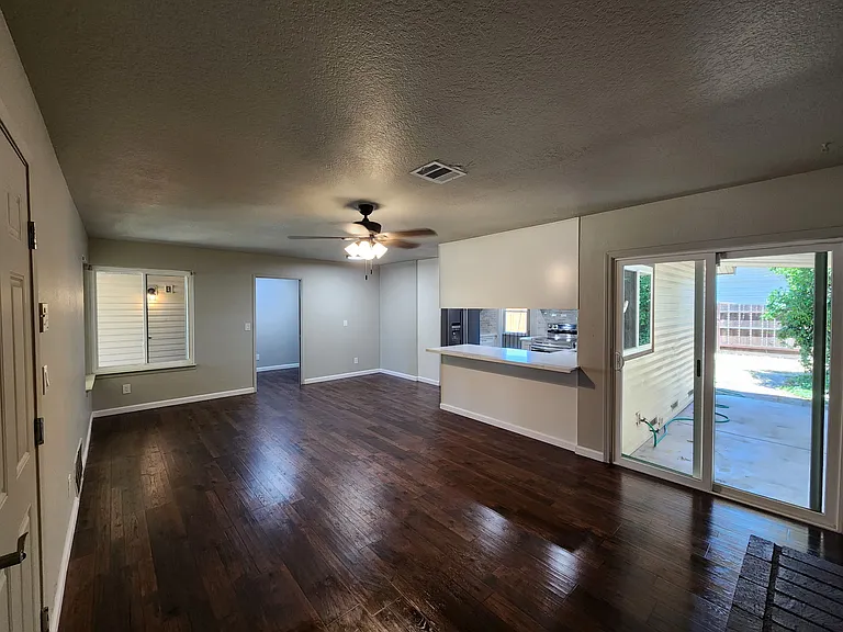 2810 Chauncy Cir — Photo 4