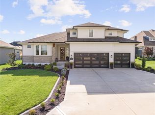 16704 Westgate St, Overland Park, KS 66221