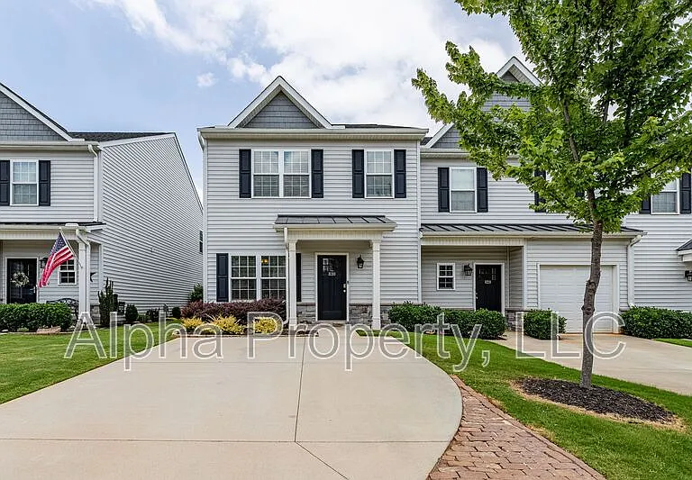 830 Chartwell Dr — Photo 1