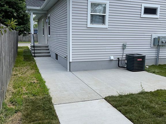 2nd image of 1225 Culver Dr