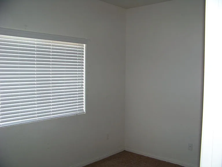 400 Hillside Dr — Photo 9