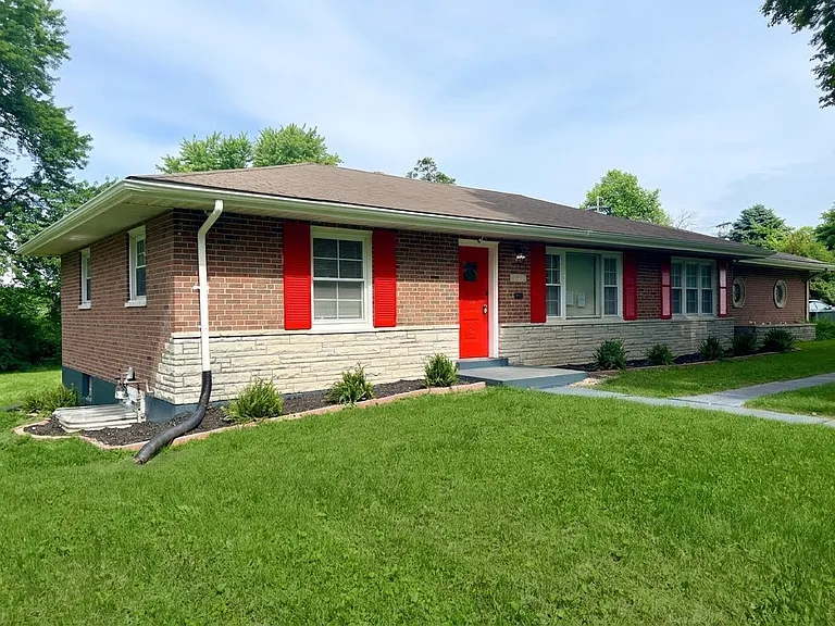 10325 Lookaway Dr — Photo 2