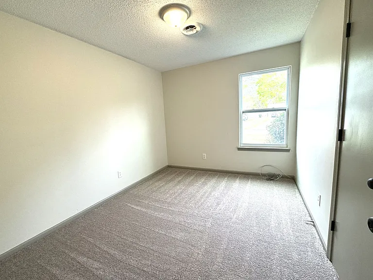 833 Mill River Rd — Photo 18