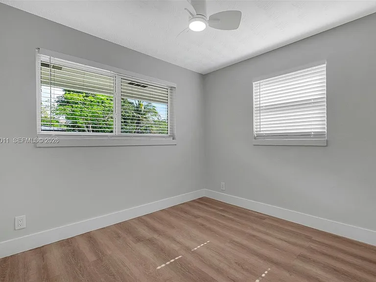 700 NW 18th St #1-2 — Photo 14
