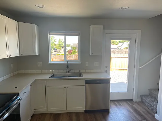 3 bed, 2.5 bath, 1550 sqft, $2,200 — Photo 1