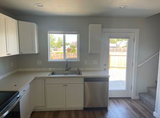 957 Kees St, Lebanon, OR 97355