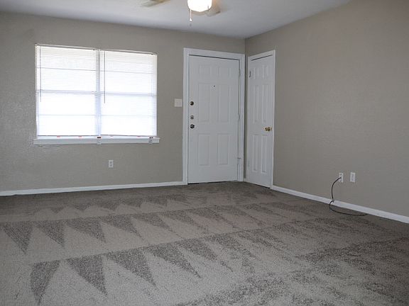 4th image of 914 Chalk St