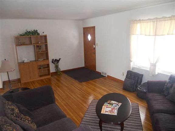 4th image of 2609 Ross St