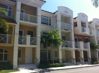 18427 NE 28th Ave, Aventura, FL 33160