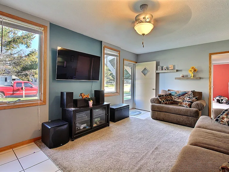 413 N Thomas St — Photo 8