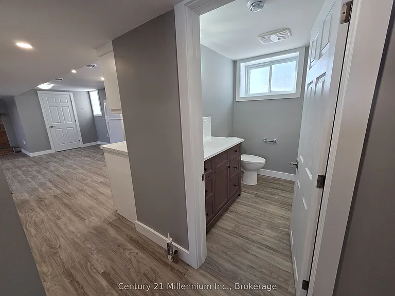 398 Kingsway St E #2 — Photo 10
