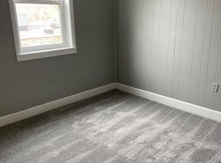 143 Center St #B, Grayslake, IL 60030