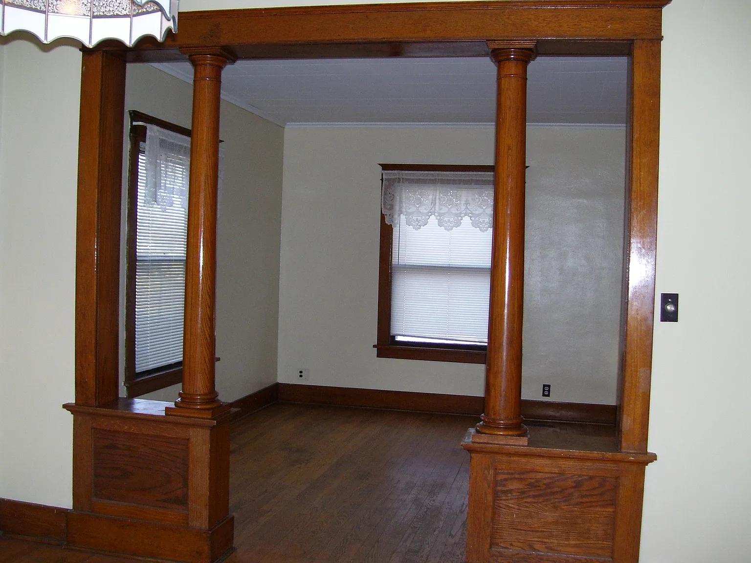 905 1/2 N Randolph St photo 1
