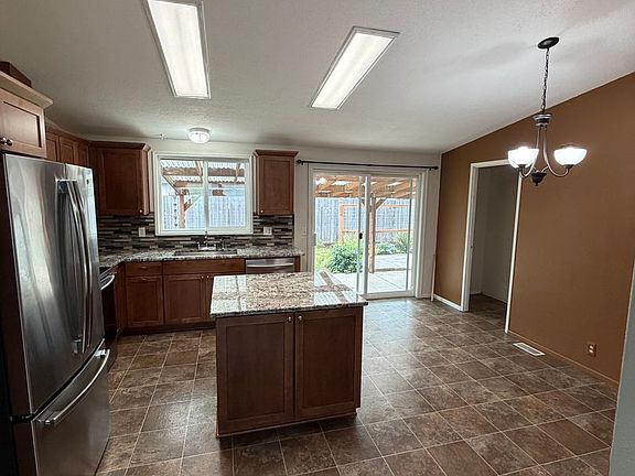 4th image of 175 S 69th Pl