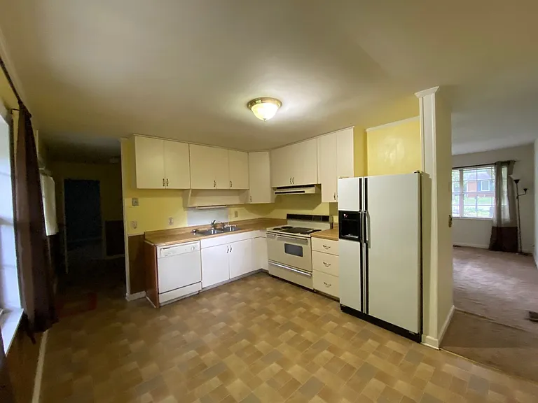 1307 Gentry Ter — Photo 4