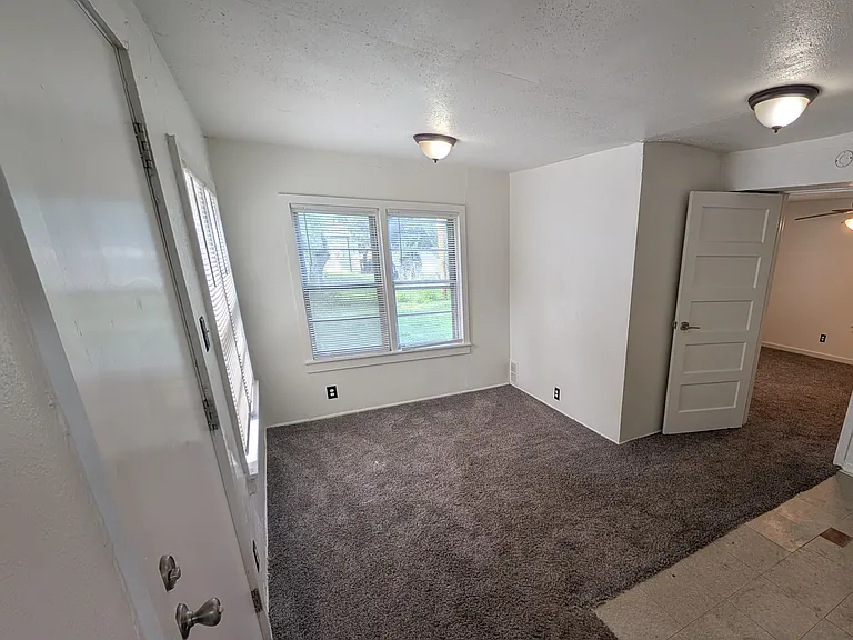 313 E Jacobs Dr #1 — Photo 1