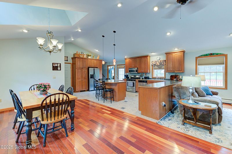 4th image of 67 Homer Drive